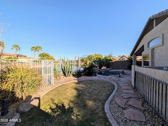 Building Photo - 11134 W Windsor Ave