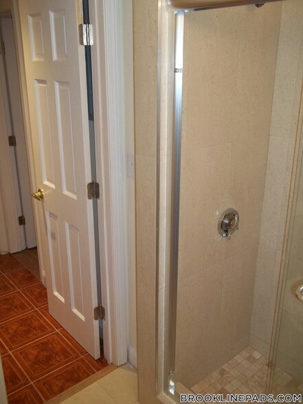 Building Photo - 191 Winthrop Rd