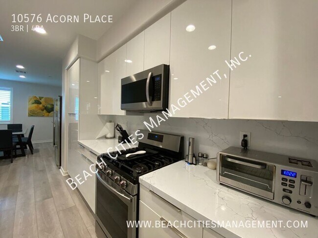 Building Photo - 10576 Acorn Pl