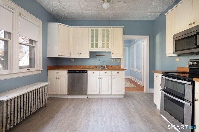 Building Photo - 11 Prospect St