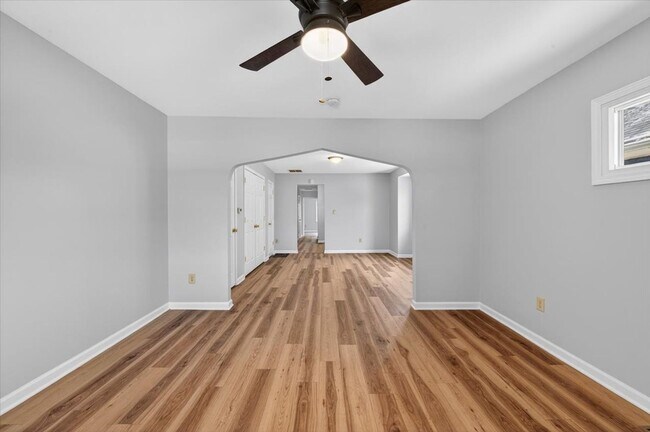 Building Photo - 533-533 N Sherman Dr