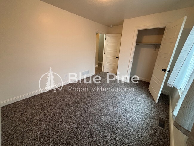 Building Photo - 5181 Ryanne Way