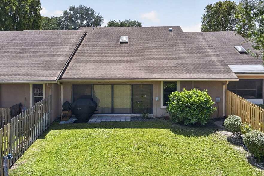 Building Photo - 11894 Donlin Dr