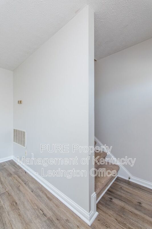 Building Photo - 304 Pigeon Ct