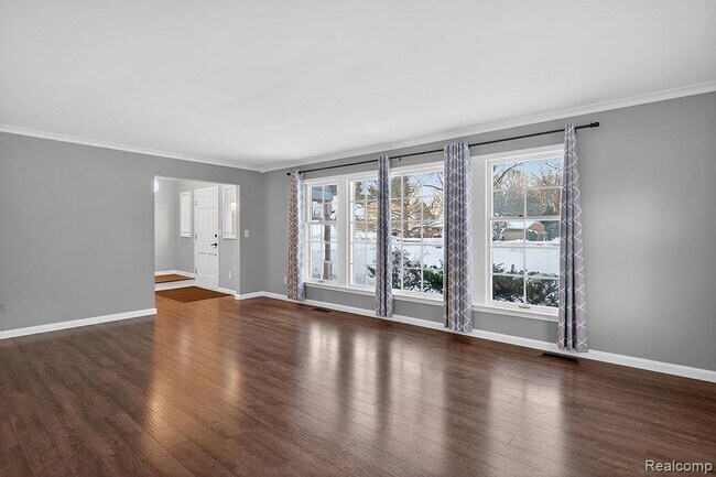 Building Photo - 126 Orchardale Dr