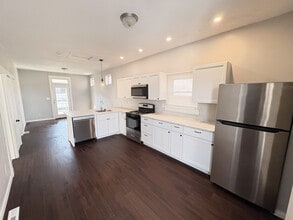 Building Photo - 2012 Schaeffer Pl