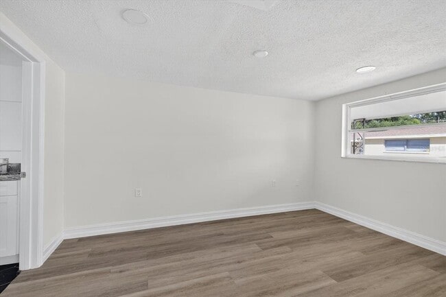 Building Photo - 5409 Oceanic Rd
