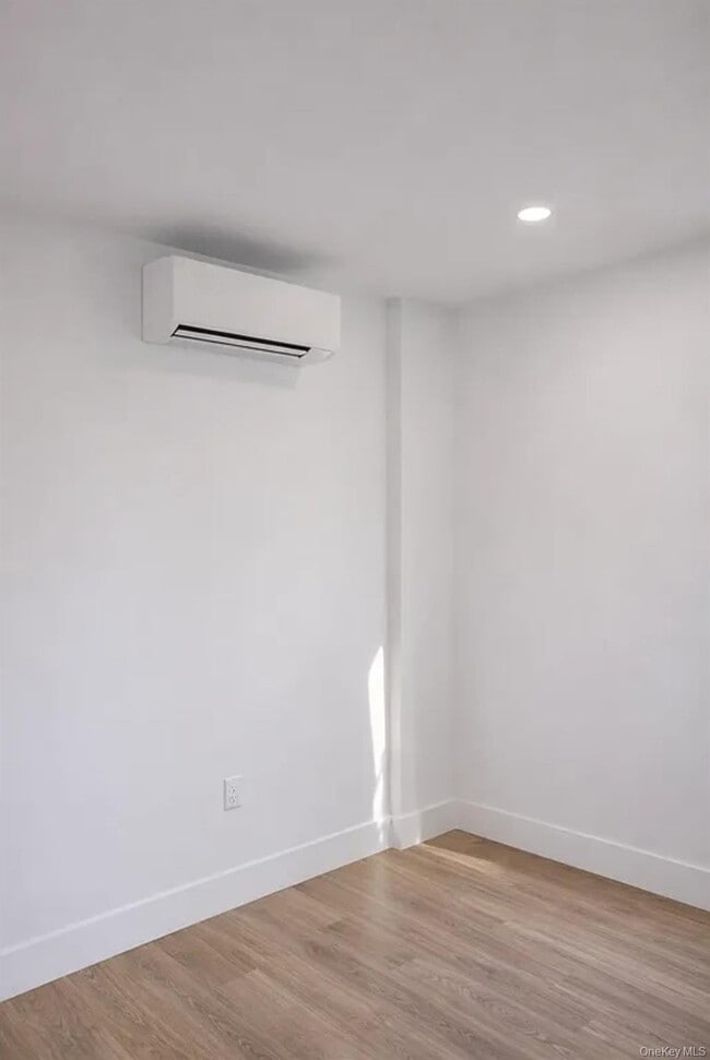 Building Photo - 98-07 37th Ave