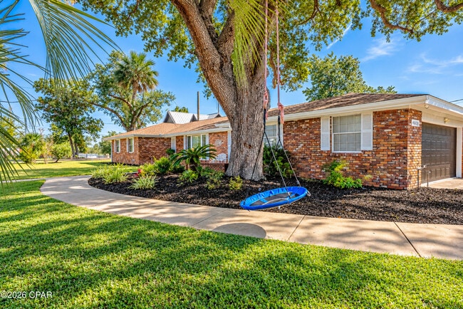 Building Photo - 4608 Sunset Dr