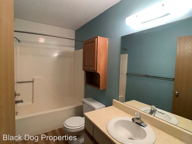 Building Photo - 2500 Candlecrest Cir