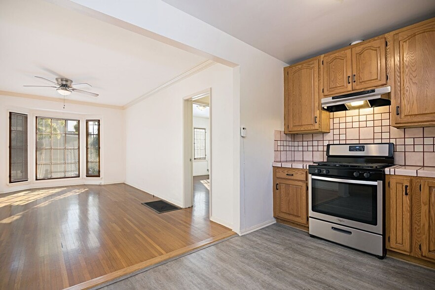 Building Photo - 853 N Citrus Ave