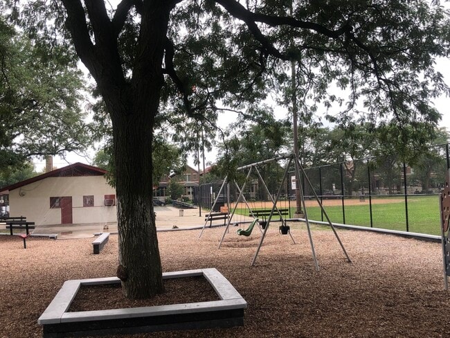 Building Photo - 3710 S Sangamon St