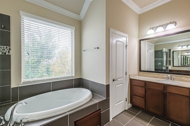 Building Photo - 6011 Kansas St