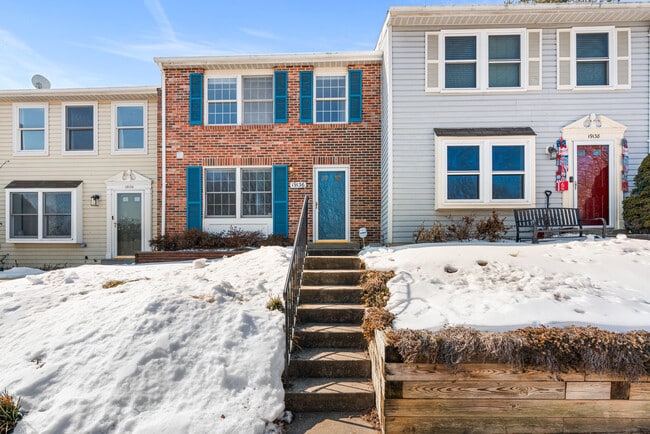 Building Photo - 19136 Willow Spring Dr