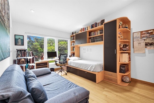 Building Photo - 145 Biscay Dr