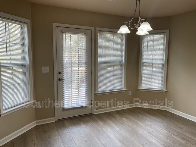 Building Photo - 42 Expedition Dr