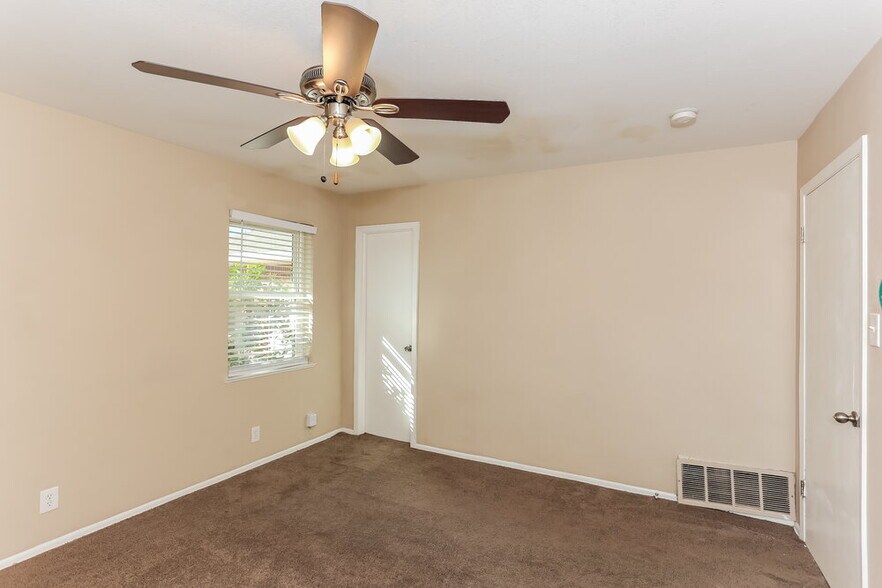 Building Photo - 6420 Valley Ridge Dr