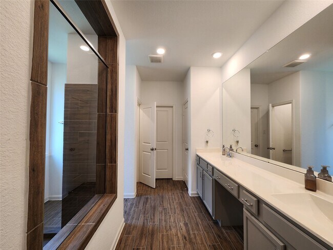 Building Photo - 14007 Hartford Heights Wy