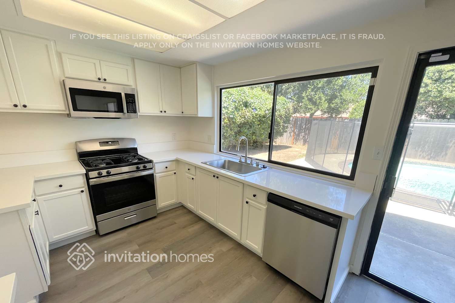 Building Photo - 2852 Londonderry Dr