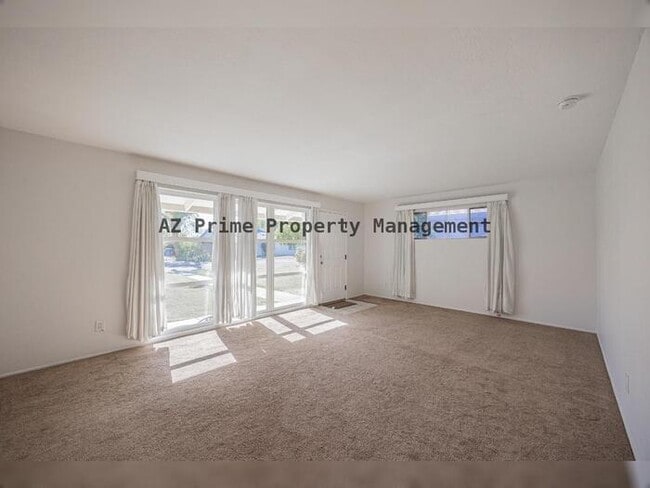 Building Photo - 530 W 15th St