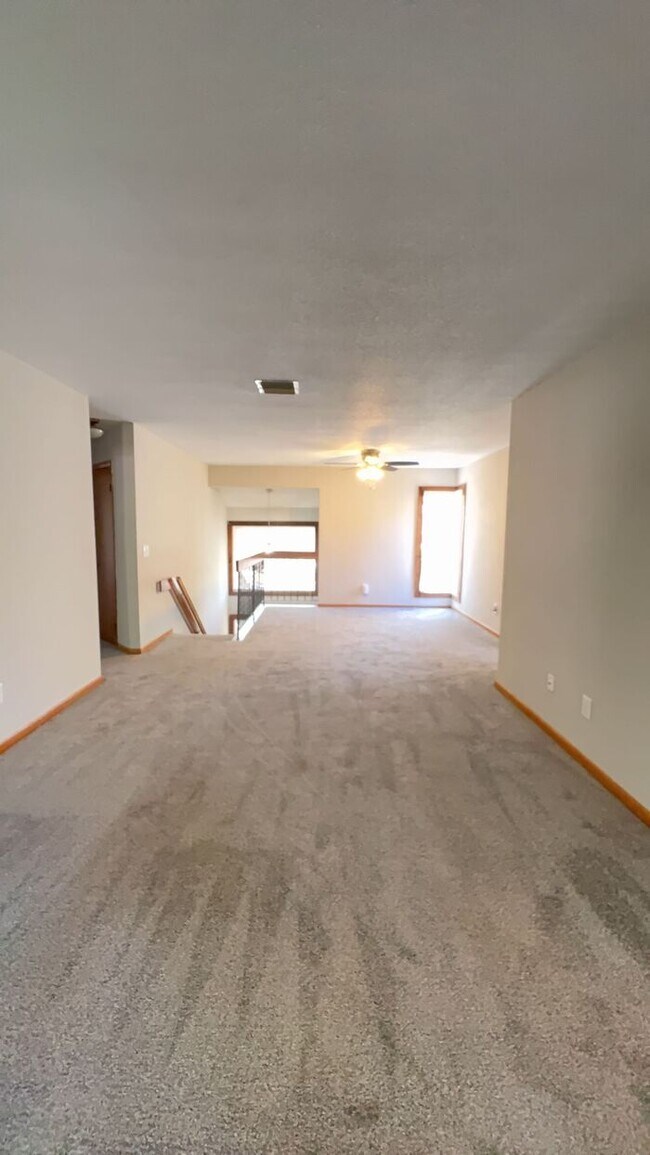 Building Photo - 2/2 condo in The Fairways condos