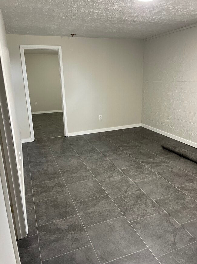 Building Photo - 866 S 45th St