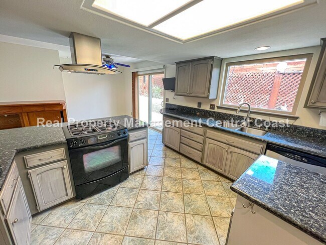 Building Photo - LEASE PENDING - Spacious Home in Nipomo - ...