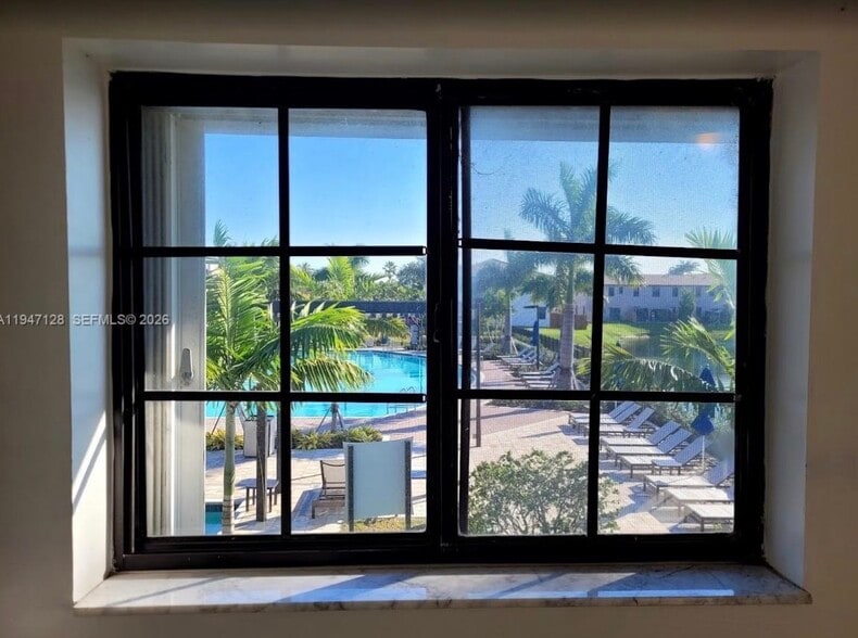 Building Photo - 468 NE 206th Ln