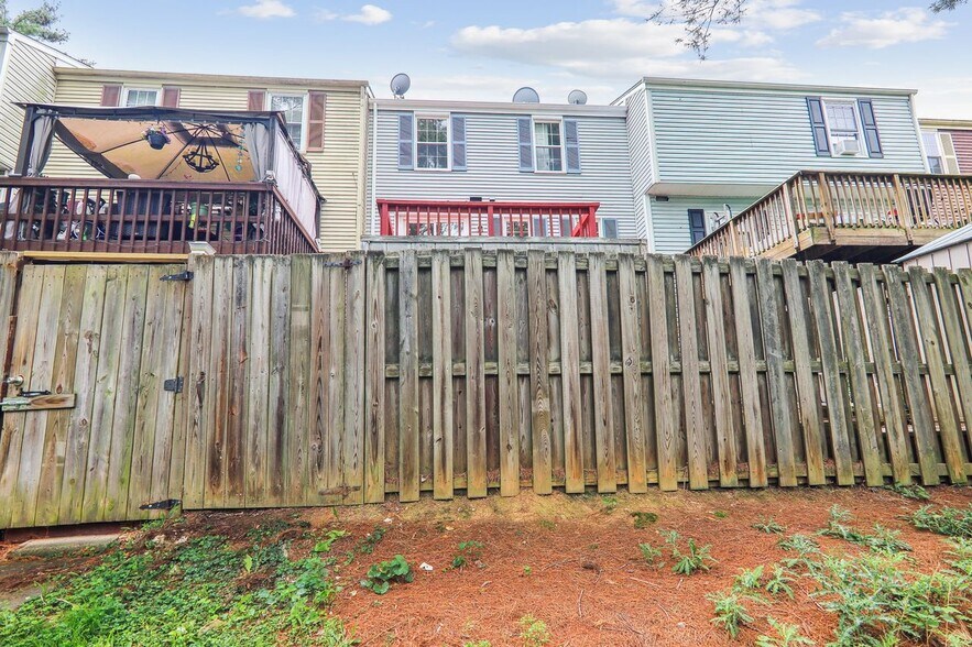 Building Photo - 18257 Smoke House Ct