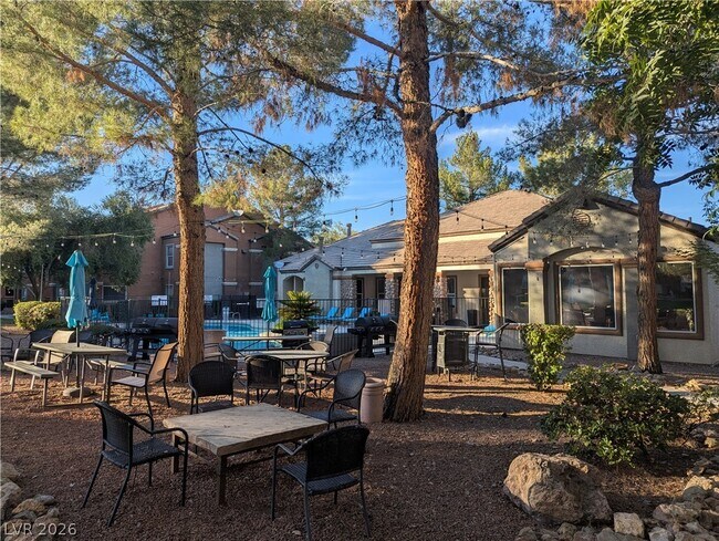 Building Photo - 555 E Silverado Ranch Blvd