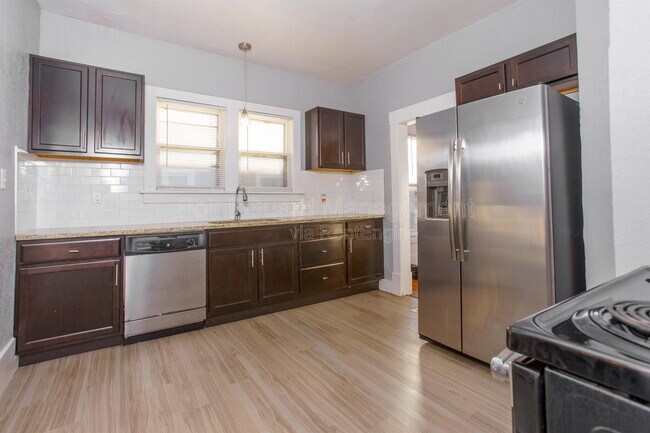 Building Photo - 1422 S Wichita St