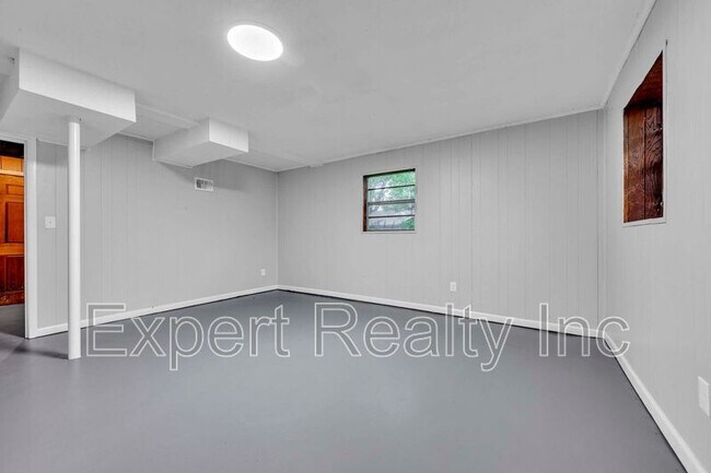 Building Photo - 1256 15th St SW