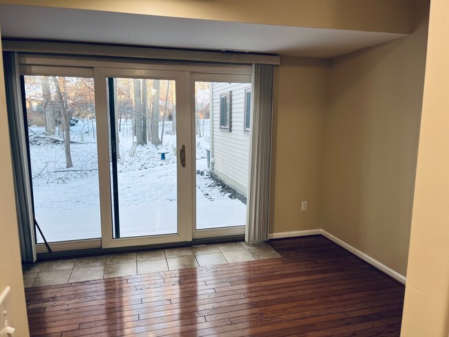 Dinning Area - 1534 Streamwood Ct