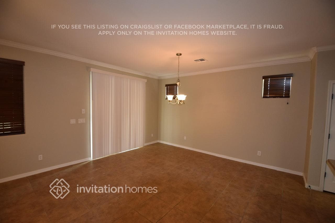 Building Photo - 227 N Scott Dr