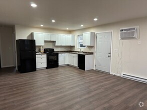 Building Photo - 2 Bedroom Duplex