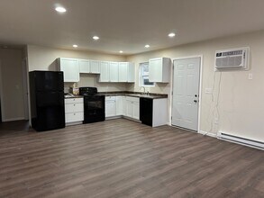 Building Photo - 2 Bedroom Duplex