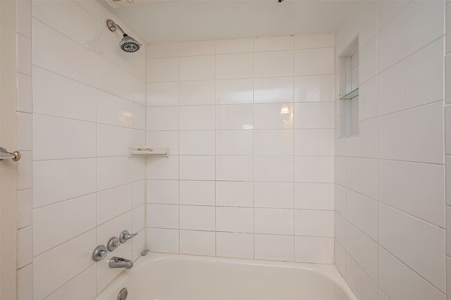 Building Photo - 6402 Del Monte Dr