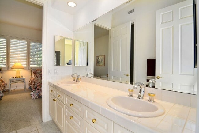Building Photo - 25339 Prado De Los Arboles
