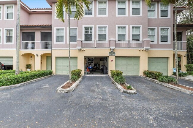 Building Photo - 6926 W Sample Rd