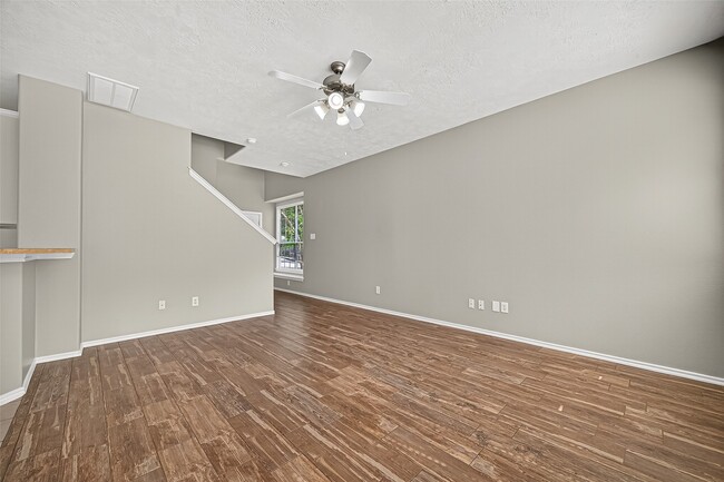 Building Photo - 110 N Burberry Park Cir