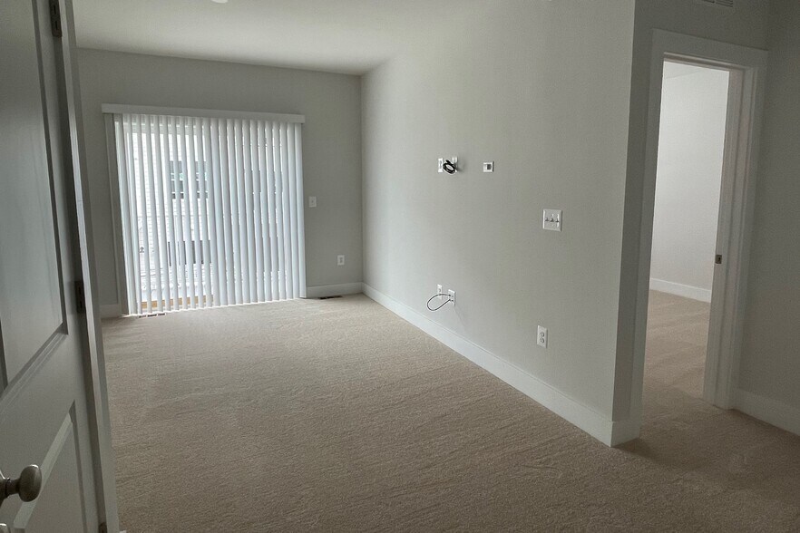Loft/bedroom #3 with sliding door and walkout balcony - 1117 N Lombardy St
