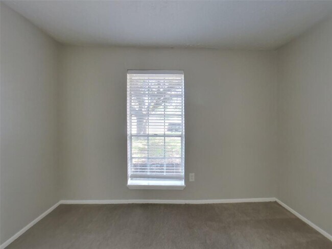 Building Photo - 16319 Silver Sky Ln
