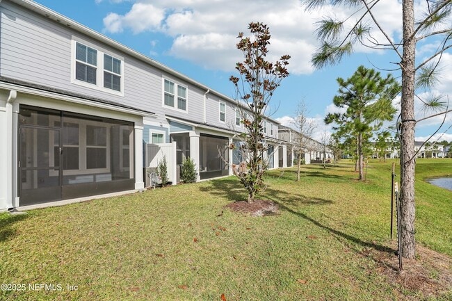Building Photo - 260 Brandon Lks Dr