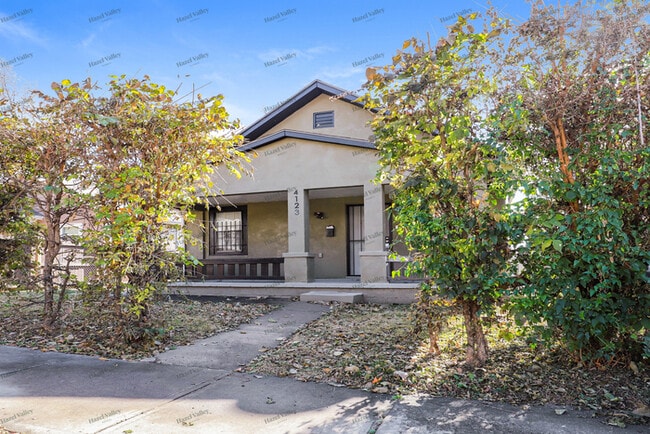 Primary Photo - 4123 E 6 St