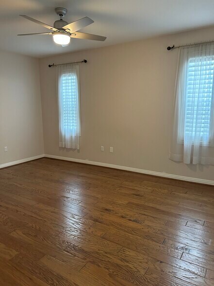 Building Photo - 8008 Hazeltine Ln