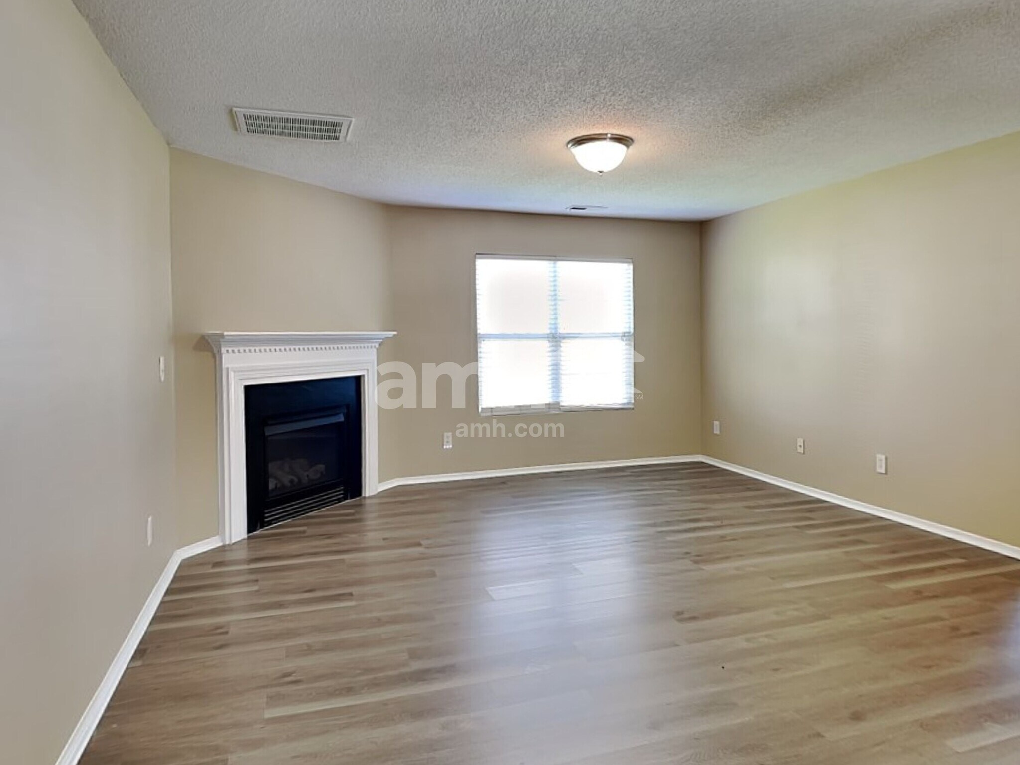Building Photo - 3004 Van Dorn Rd