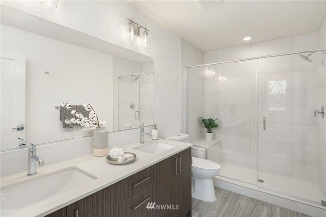 Building Photo - 2Bd/1.75Ba Seattle Townhouse