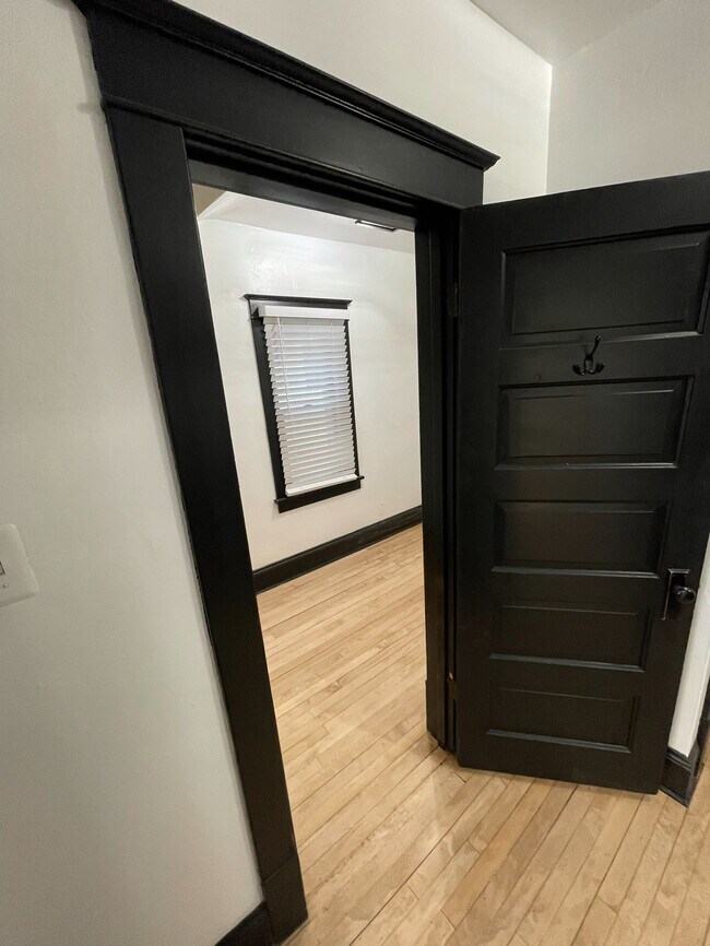 Building Photo - 2822 N Fratney St