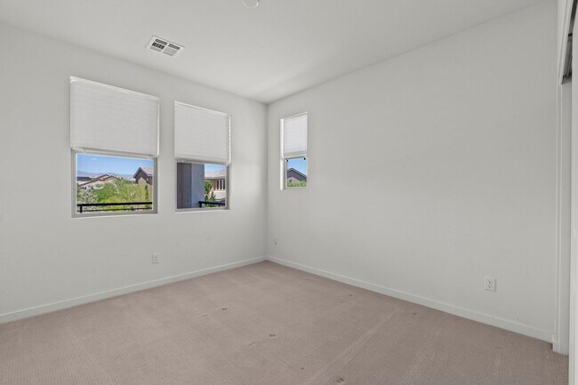 Building Photo - Skye Canyon Pool Home with First-Floor Primary Suite