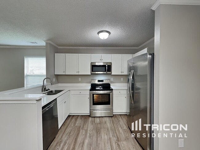 Building Photo - 2977 Champion Ln SW